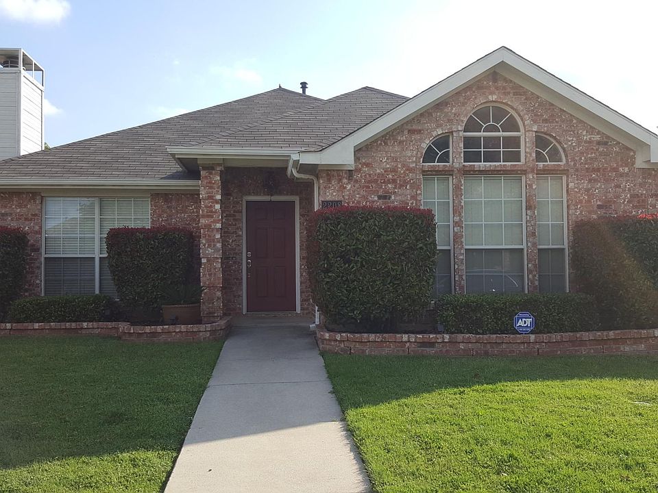 1st image of 2208 Chapman Dr