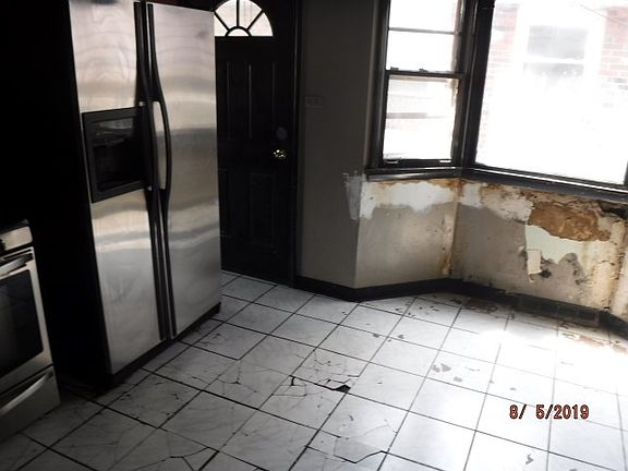 4th image of 15100 Cornell Ave