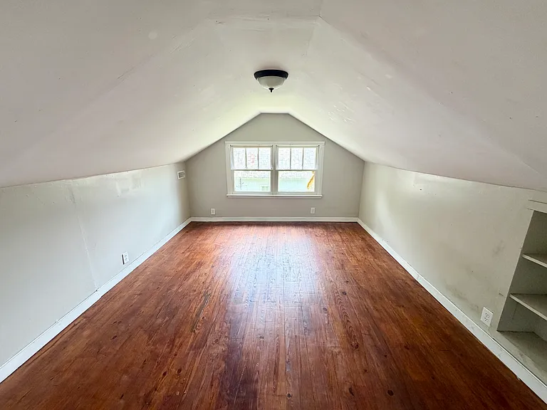 121 Farmer St — Photo 10