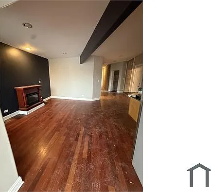 3 bed, 2100 sqft, $2,200 — Photo 2
