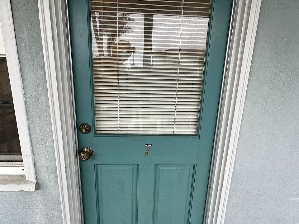 1st image of 515 3rd St APT 6