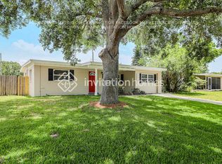 9449 Park Lake Dr N, Pinellas Park, FL 33782