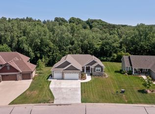 785 Oday Dr, Jordan, MN 55352