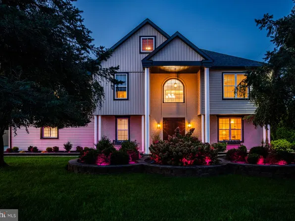 631 W Orange 1/2 St, Lititz, PA 17543