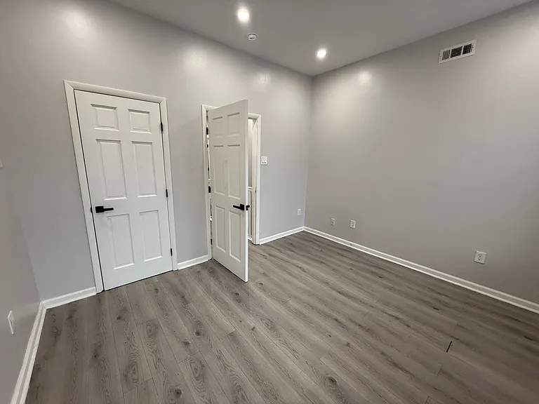 1745 Federal St — Photo 11