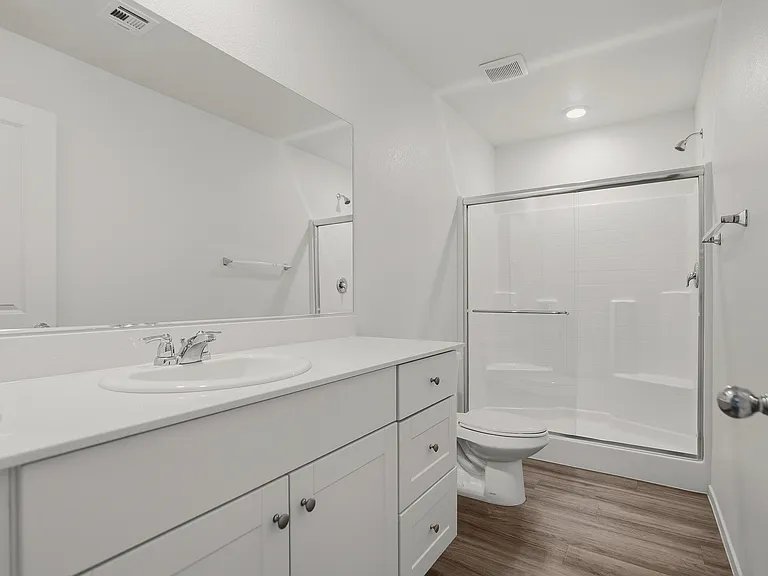 #GuardianRealty 503 Blue Ridge Cove Henderson Townhouse Rental primary bathroom_08062026