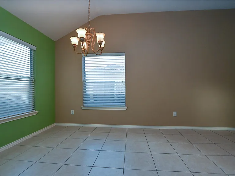 2123 Castle Gardens Ln — Photo 8