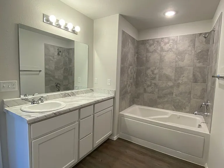 117 Cooper St — Photo 11