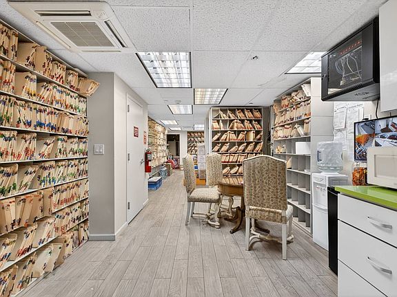 4th image of 13701 Northern Blvd