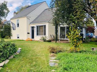 8713 Lykens Ln, Philadelphia, PA 19128