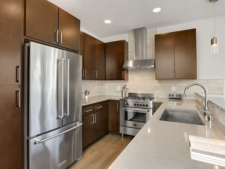 2510 NE 65th St #A — Photo 4
