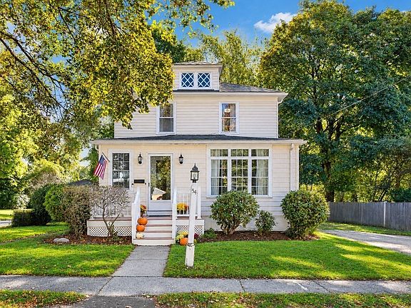 3rd image of 54 Riverside Pl