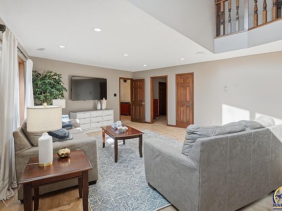 5th image of 7600 SW Oxfordshire Rd