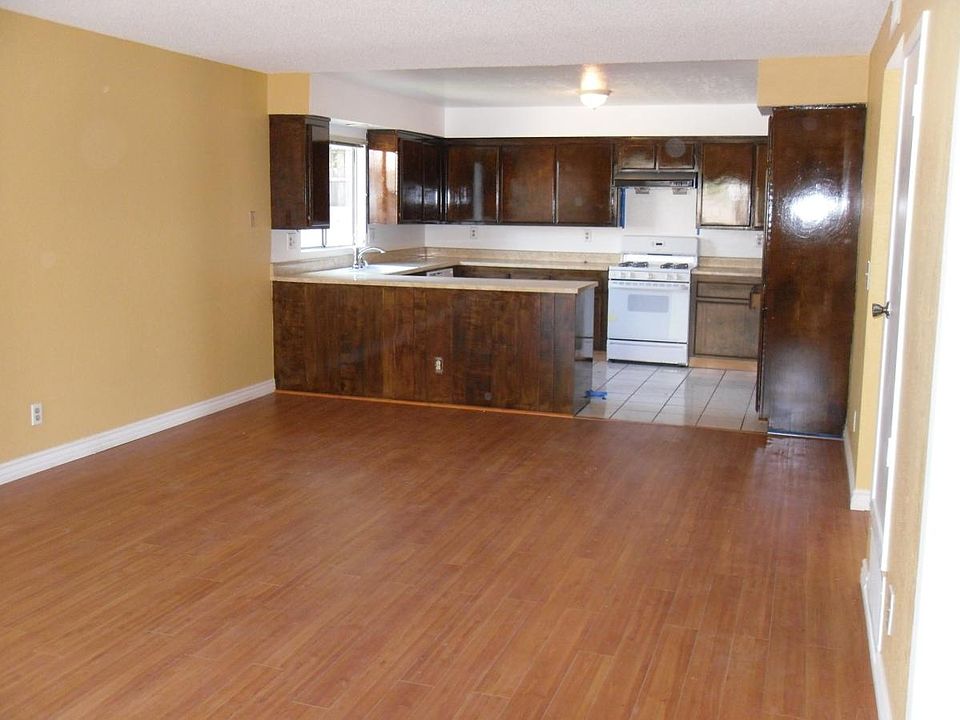 Family room & Kitchen