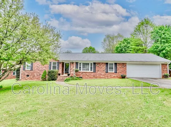 4700 Coach Hill Dr, Greenville, SC 29615