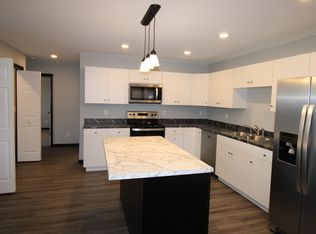 7716 Adrina Dr #204, Peosta, IA 52068