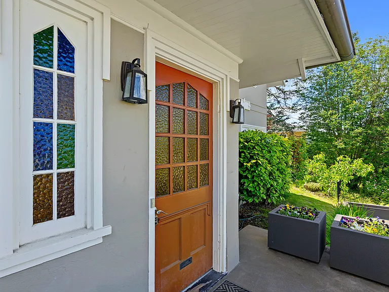 2830 NW Westover Rd — Photo 3