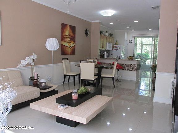 2nd image of 3502 Summerlin Ln