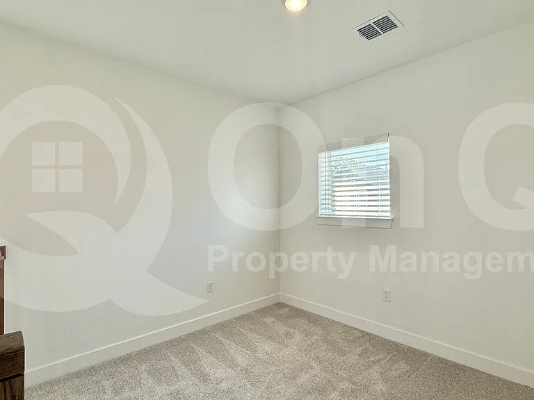 1016 Brickell Loop — Photo 7