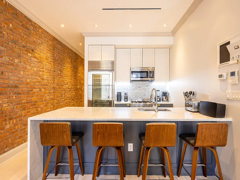 808 Lexington Ave #3 — Photo 3