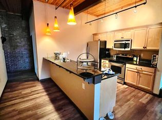 723 S Neil St APT 204, Champaign, IL 61820