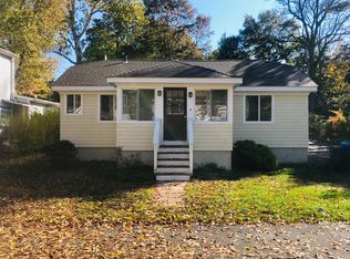 4 McKendry Ct, Norwalk, CT 06853