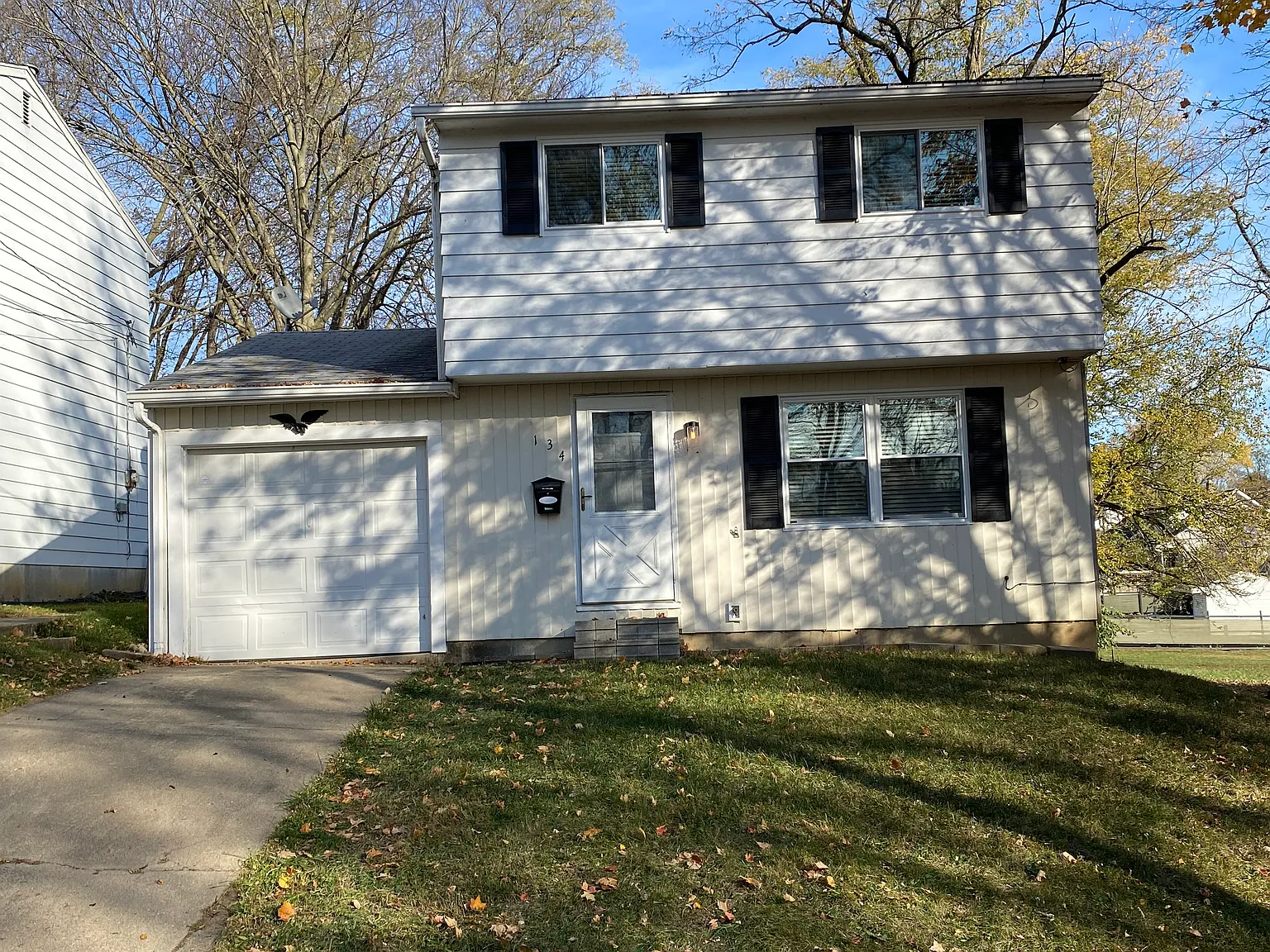 3 bed, 1.5 bath, 960 sqft, $1,550 — Photo 1