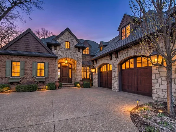 4412 N Miller Ave, Peoria Heights, IL 61616