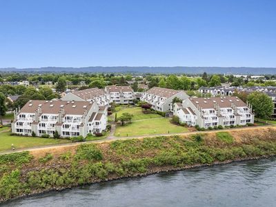 281 N Hayden Bay Dr, Portland, OR, 97217