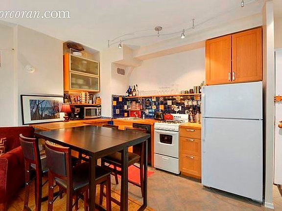 4th image of 305 E 40th St #21E
