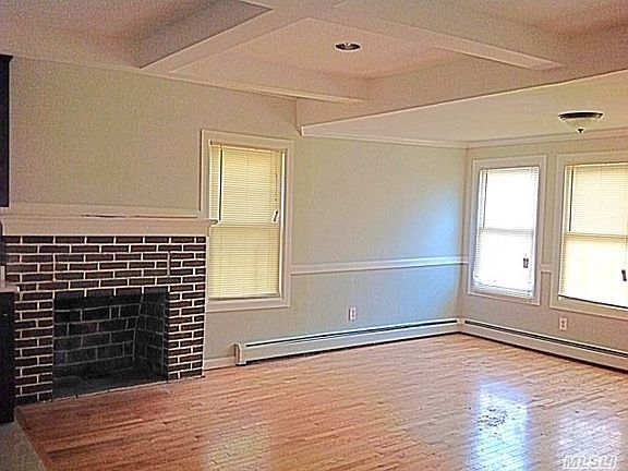 3rd image of 10531 Farmers Blvd