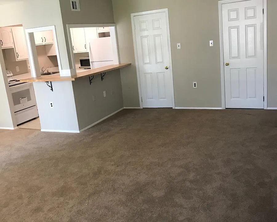 125 Clubhouse Dr SW #125S