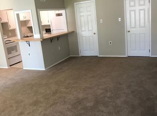 125 Clubhouse Dr SW Building 125S, Leesburg, VA 20175