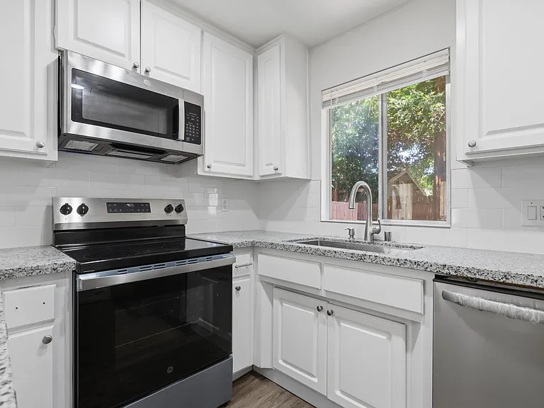 826 Orange St #826 — Photo 13