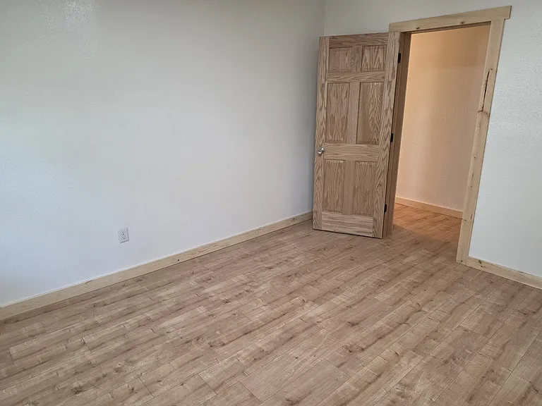 416 N Horsman St #4 — Photo 6