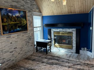 911 S 36th St, Omaha, NE 68105