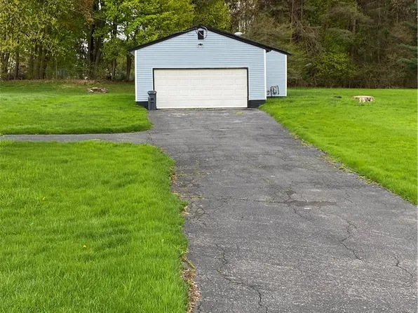 9524 Money Rd, Brewerton, NY 13029