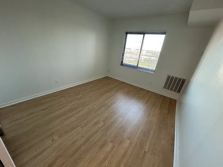 205 Yoakum Pkwy #1620 — Photo 6