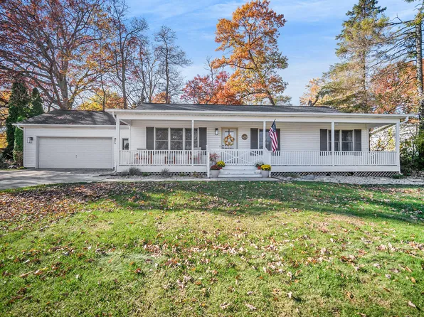 489 Skyline Dr, Horton, MI 49246