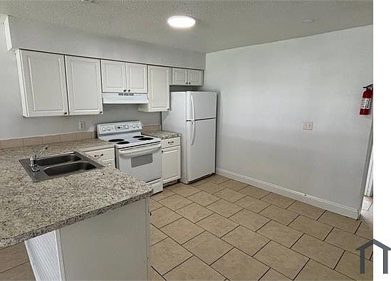 1st image of 622 Pineville Ln
