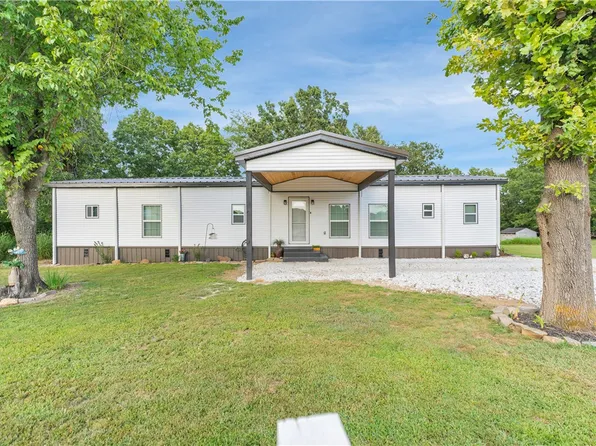 17166 Primrose Ln, Fayetteville, AR 72704