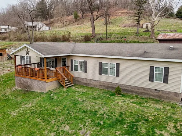 401 Perry St, Gassaway, WV 26624