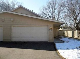 2215 Kings Valley Rd E, Golden Valley, MN 55427