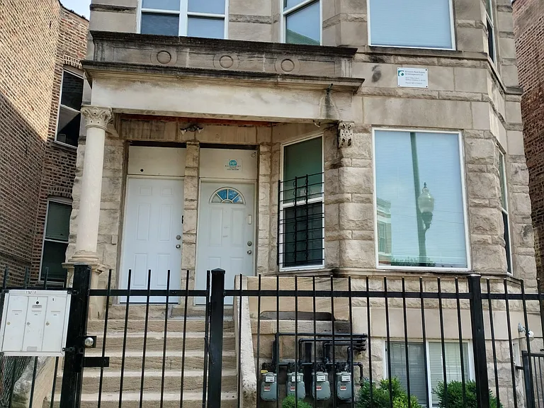1529 S Central Park Ave #2 — Photo 3