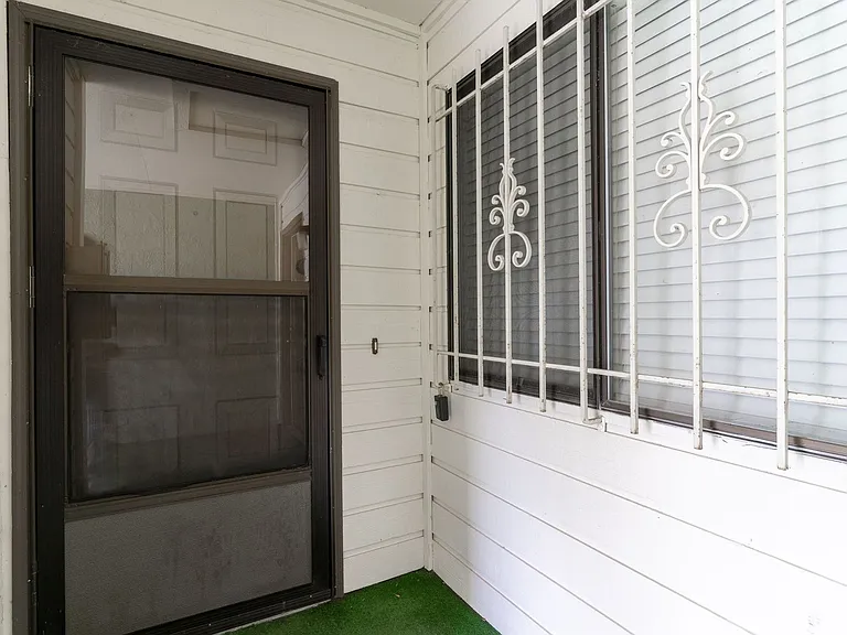 3329 NE 162nd Ave — Photo 4