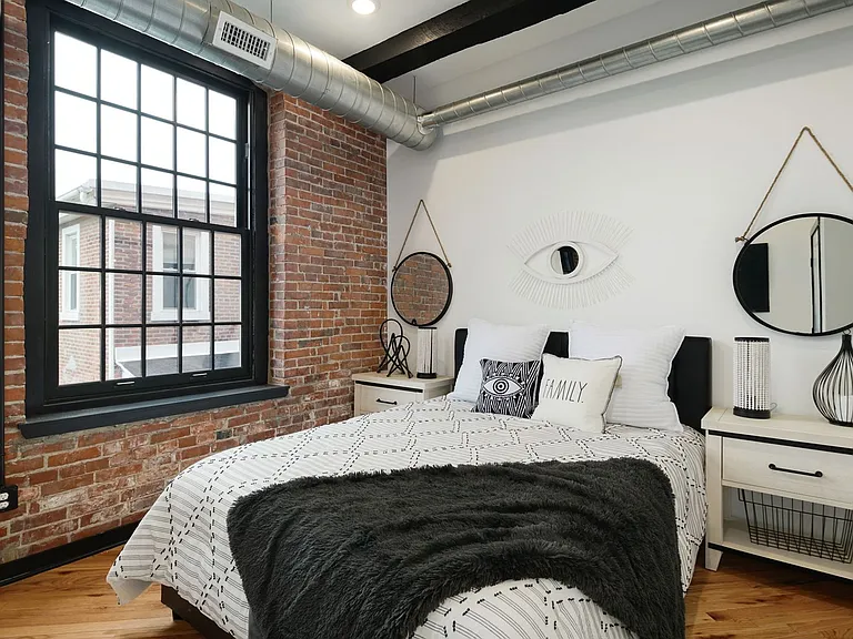 345 Walnut St — Photo 5