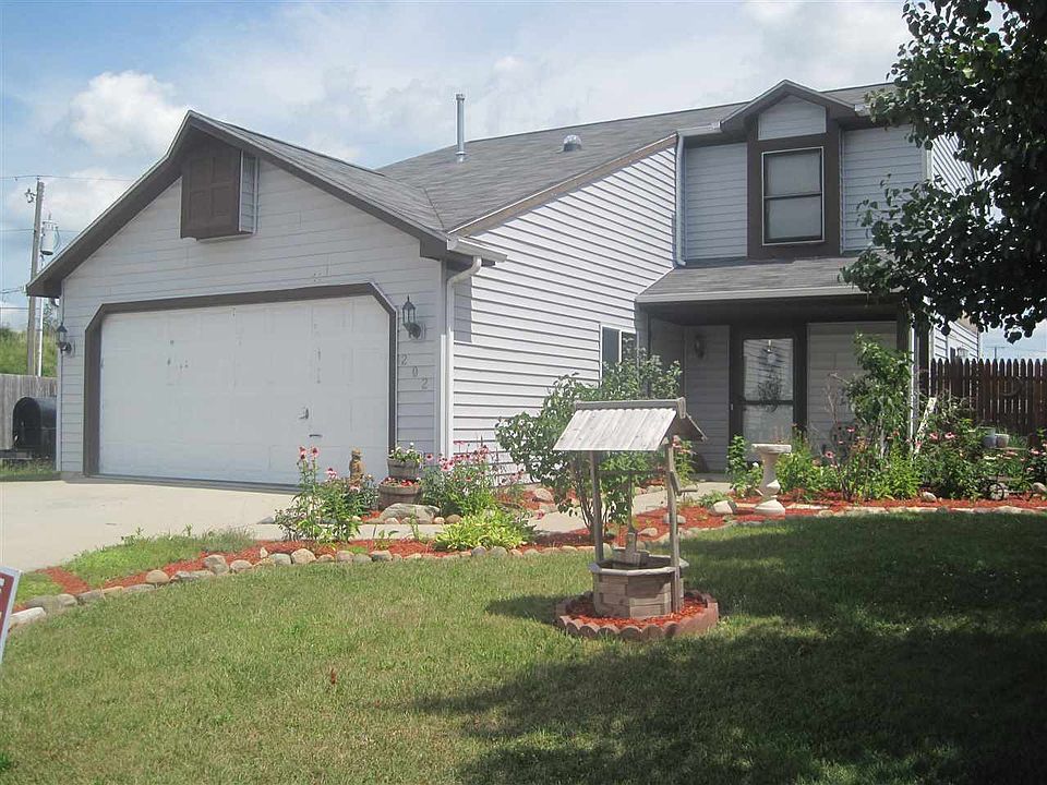 1st image of 202 Granada Dr