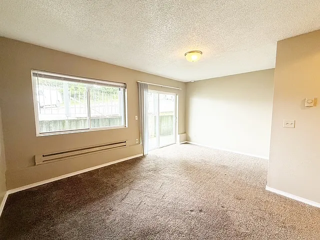 637 Pleasant Ave — Photo 28