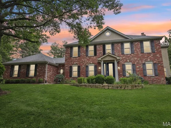 200 Hibler Oaks Dr, Saint Louis, MO 63141