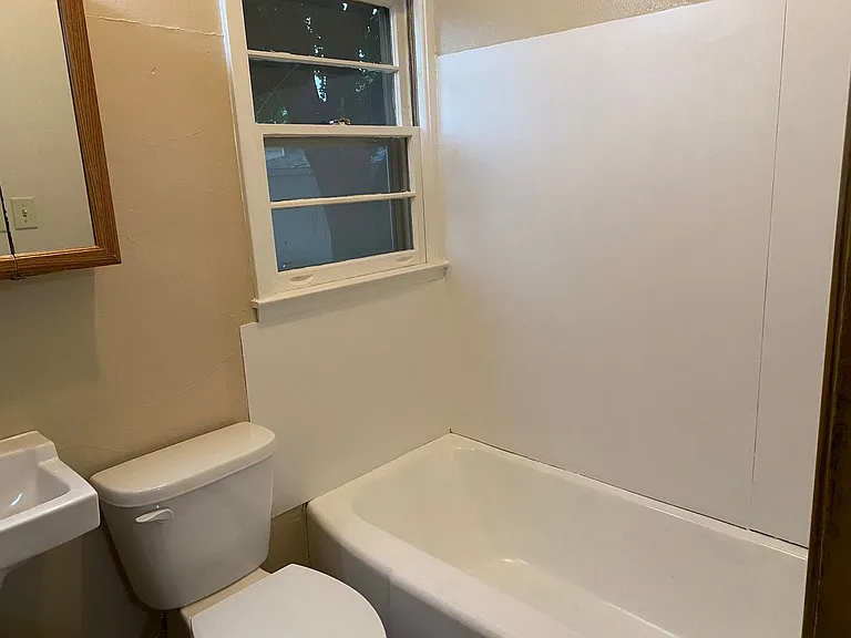 227 Central Ave S — Photo 16